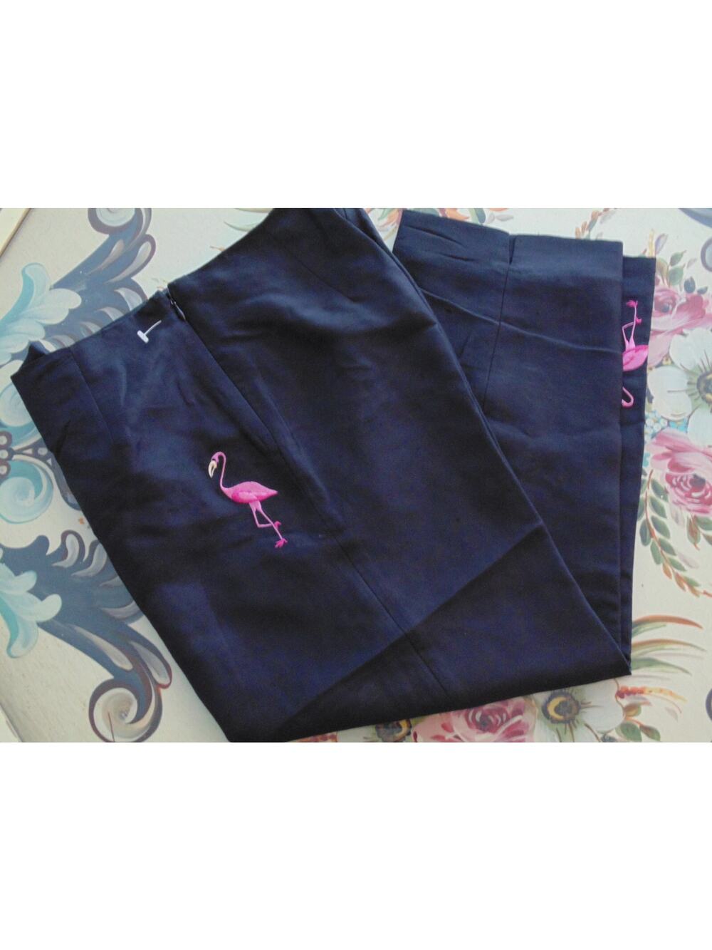 Y2K New Black Silk Capri Cropped Pants Pink Flamingo Embroidered Women's size 2